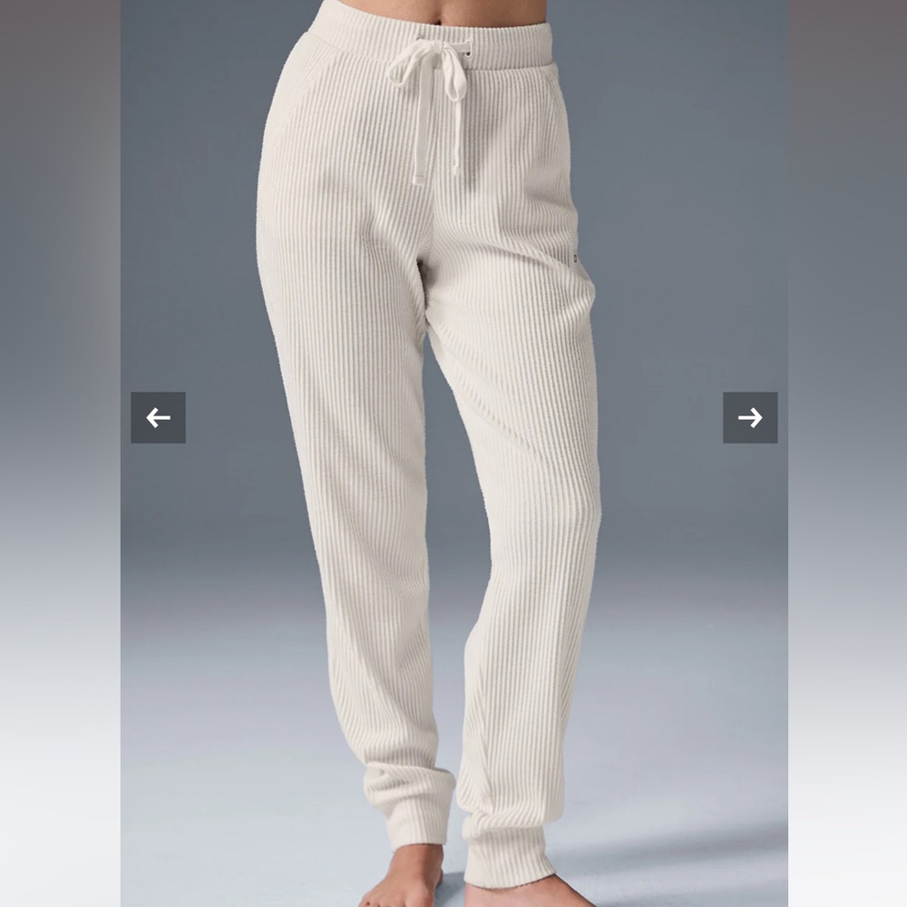 Alo Muse Sweatpants Ivory